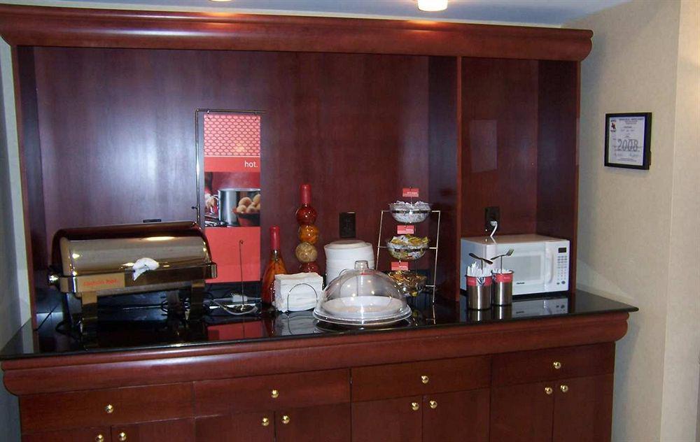 Hampton Inn Wichita Falls-Sikes Senter Mall Restaurant photo