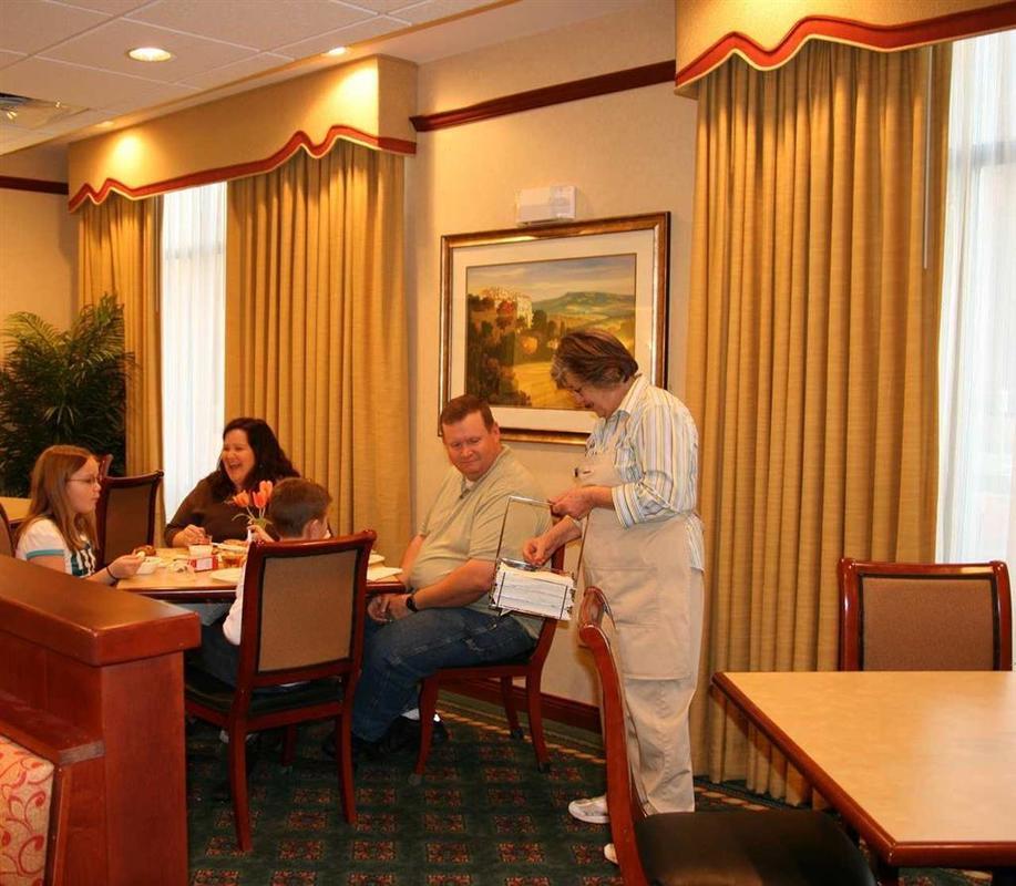 Hampton Inn Wichita Falls-Sikes Senter Mall Restaurant photo