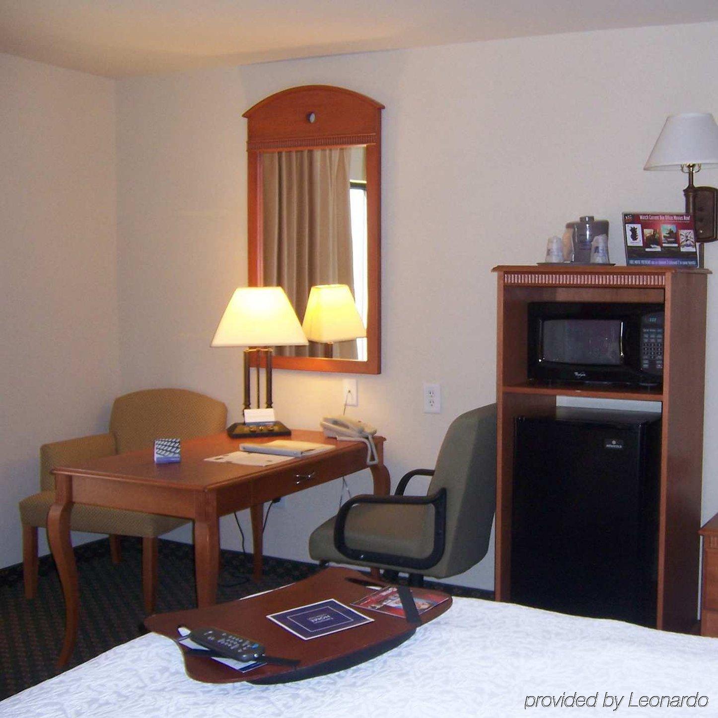 Hampton Inn Wichita Falls-Sikes Senter Mall Room photo