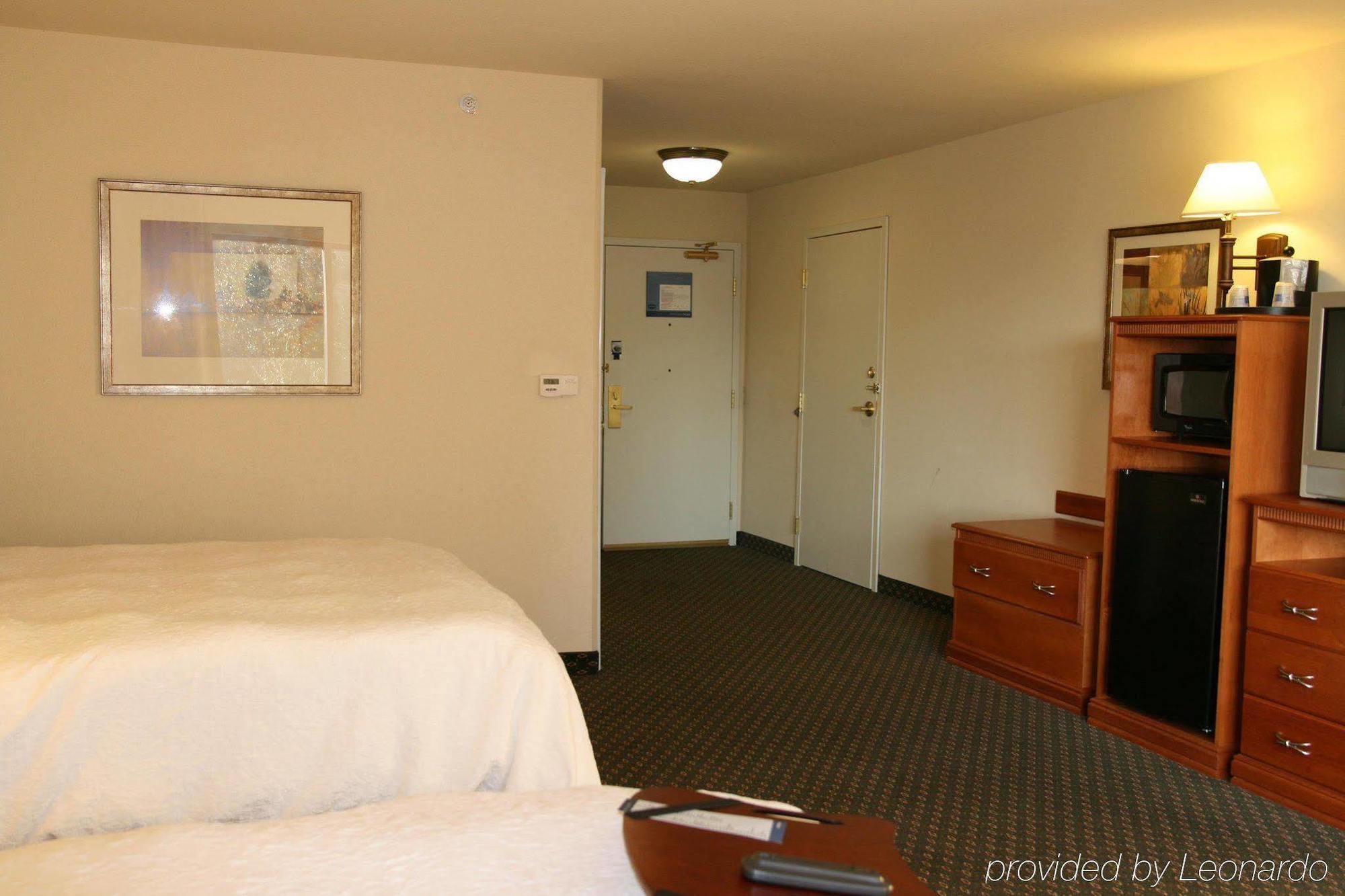 Hampton Inn Wichita Falls-Sikes Senter Mall Room photo