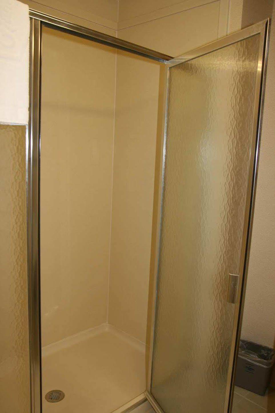 Hampton Inn Wichita Falls-Sikes Senter Mall Room photo