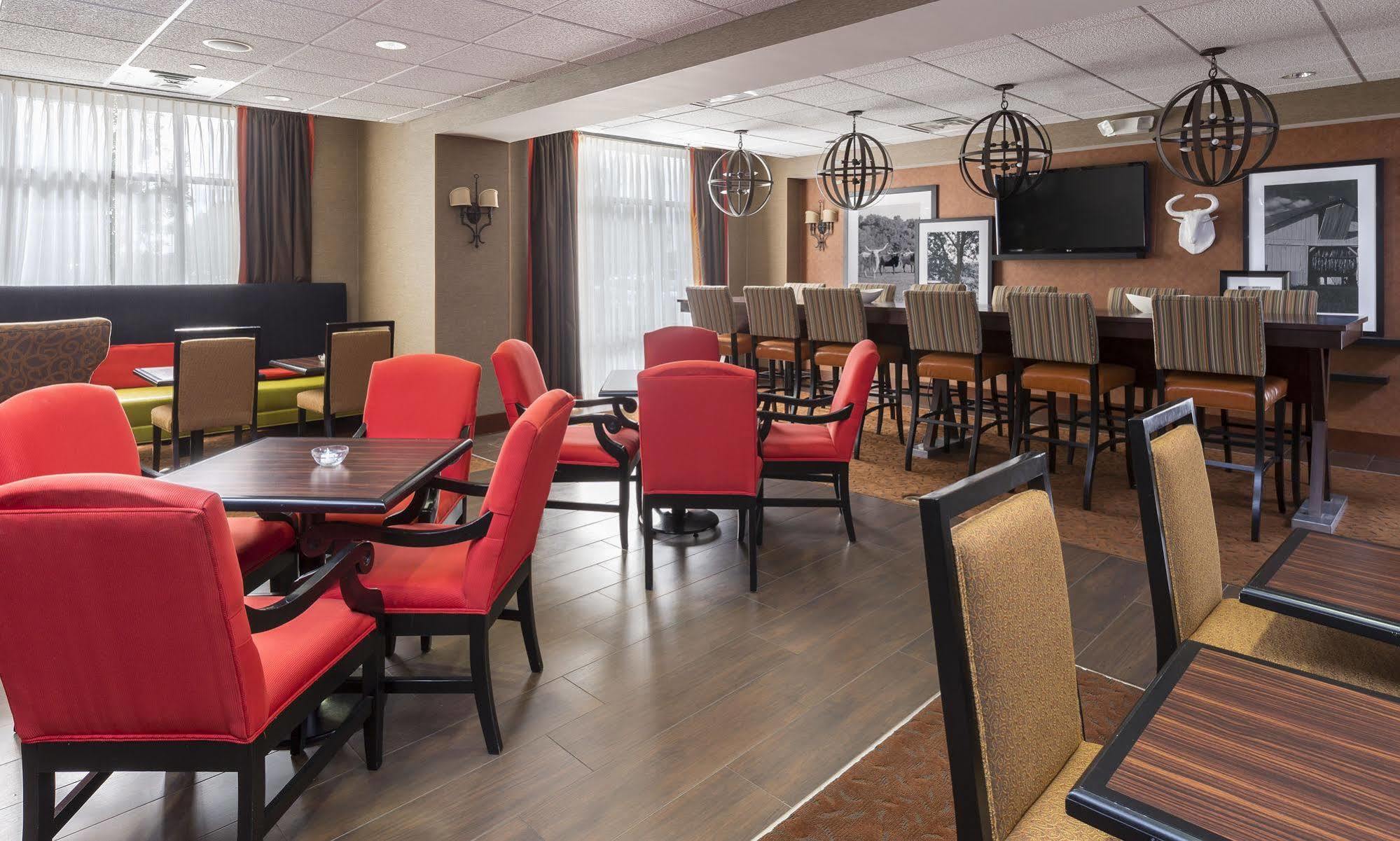 Hampton Inn Wichita Falls-Sikes Senter Mall Exterior photo